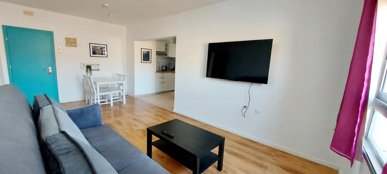 Eilat Octopus Apartment: Two-Bedroom Suite with Seasonal Pool Exterior photo