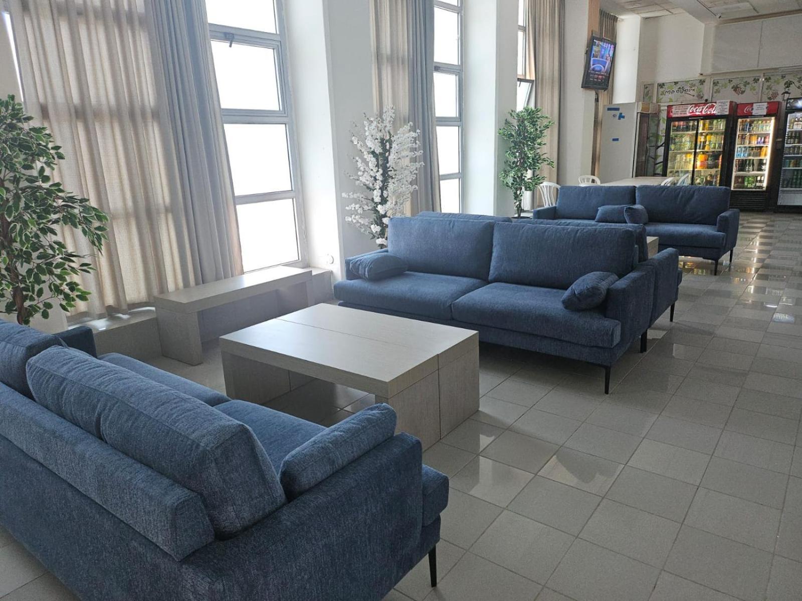 Eilat Octopus Apartment: Two-Bedroom Suite with Seasonal Pool Exterior photo